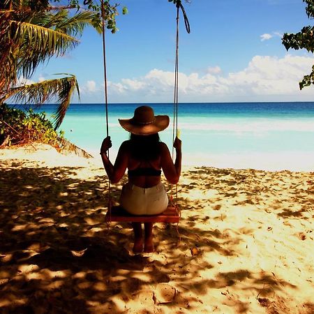 รันธารี โฮเทล แอนด์ สปา อูกูลาส มัลดีฟส์ Hotel Ukulhas Island ภายนอก รูปภาพ