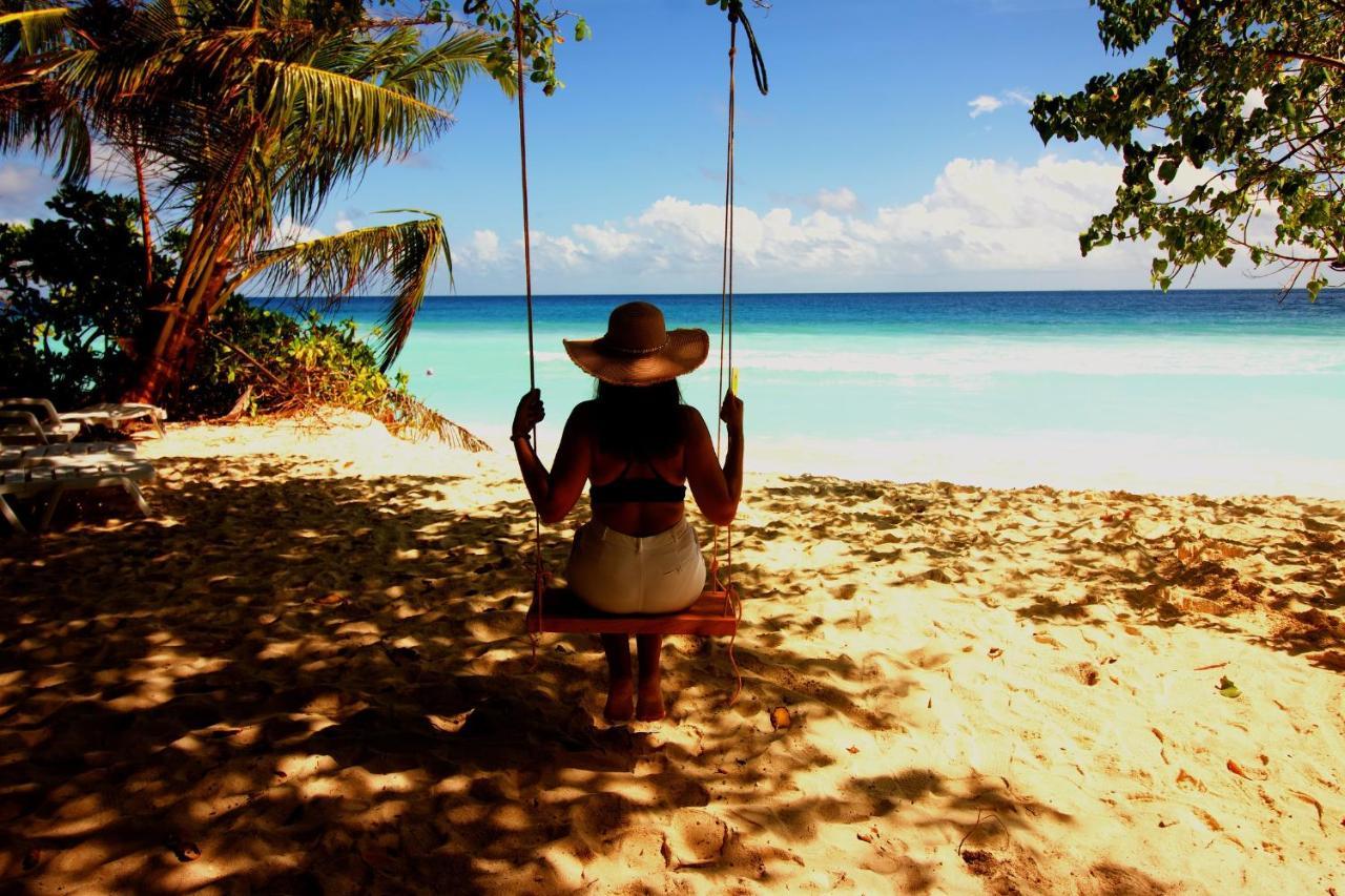 รันธารี โฮเทล แอนด์ สปา อูกูลาส มัลดีฟส์ Hotel Ukulhas Island ภายนอก รูปภาพ