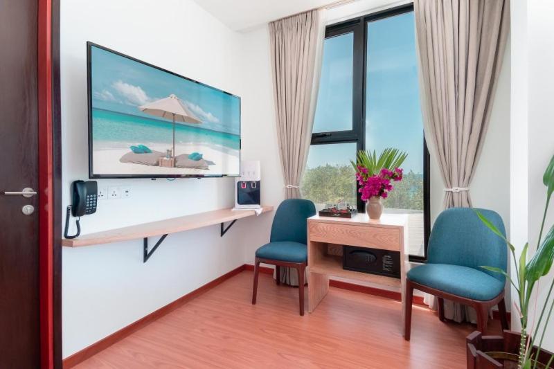 รันธารี โฮเทล แอนด์ สปา อูกูลาส มัลดีฟส์ Hotel Ukulhas Island ภายนอก รูปภาพ